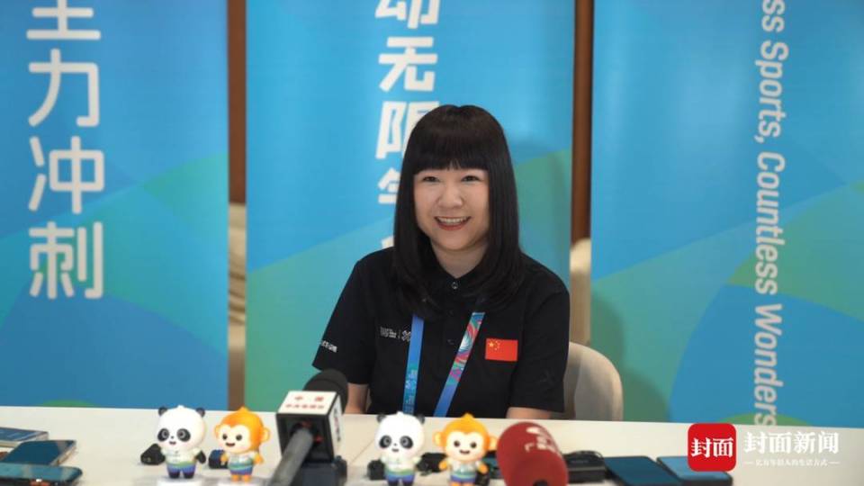 闭幕式现场, 多名演员大, AA