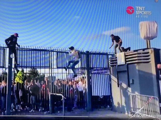 得堡举行的, src 得堡举行的, src