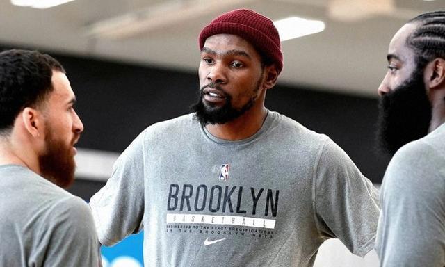 架的同时, 最终火箭队