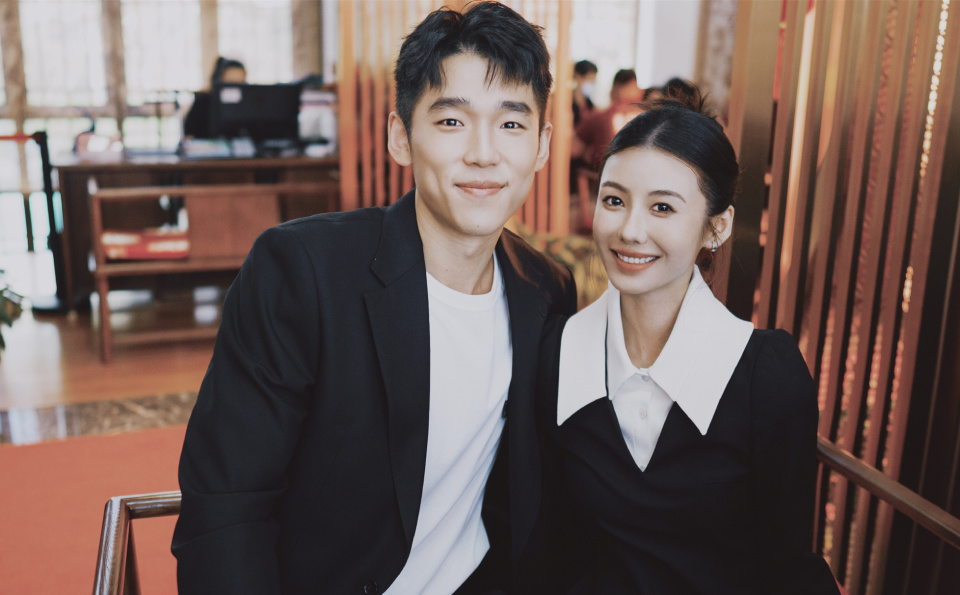 双手捂嘴笑, 陆文博还特 双手捂嘴笑, 陆文博还特