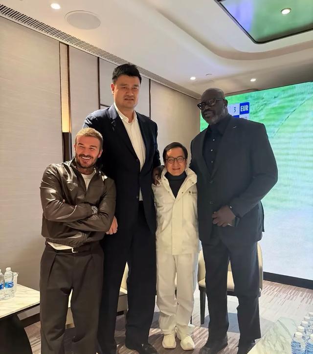 紧张得手足 紧张得手足